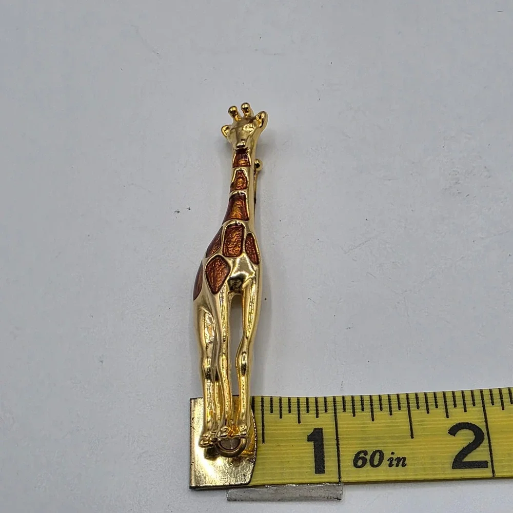 Liz Claiborne Gold Tone Giraffe‎ Brooch Amber Enamel Animal Pin LC Signed Safari
